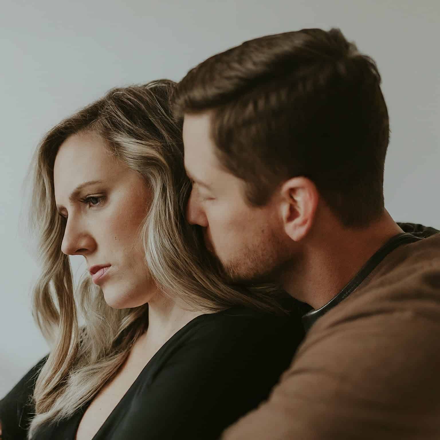 Signs a couple does not have emotional intimacy.